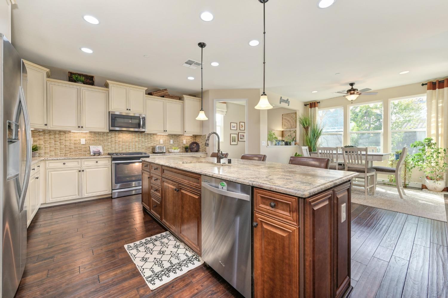 1352 Grand Junction Way