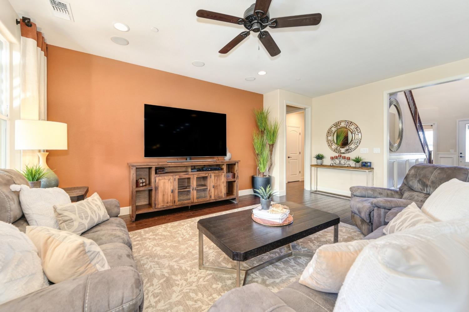 1352 Grand Junction Way