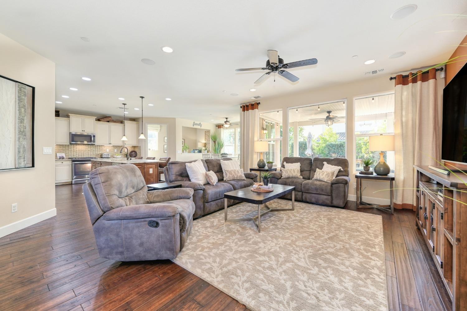 1352 Grand Junction Way