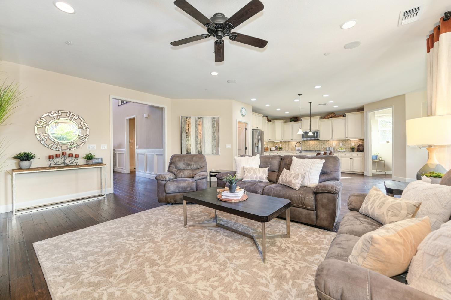 1352 Grand Junction Way