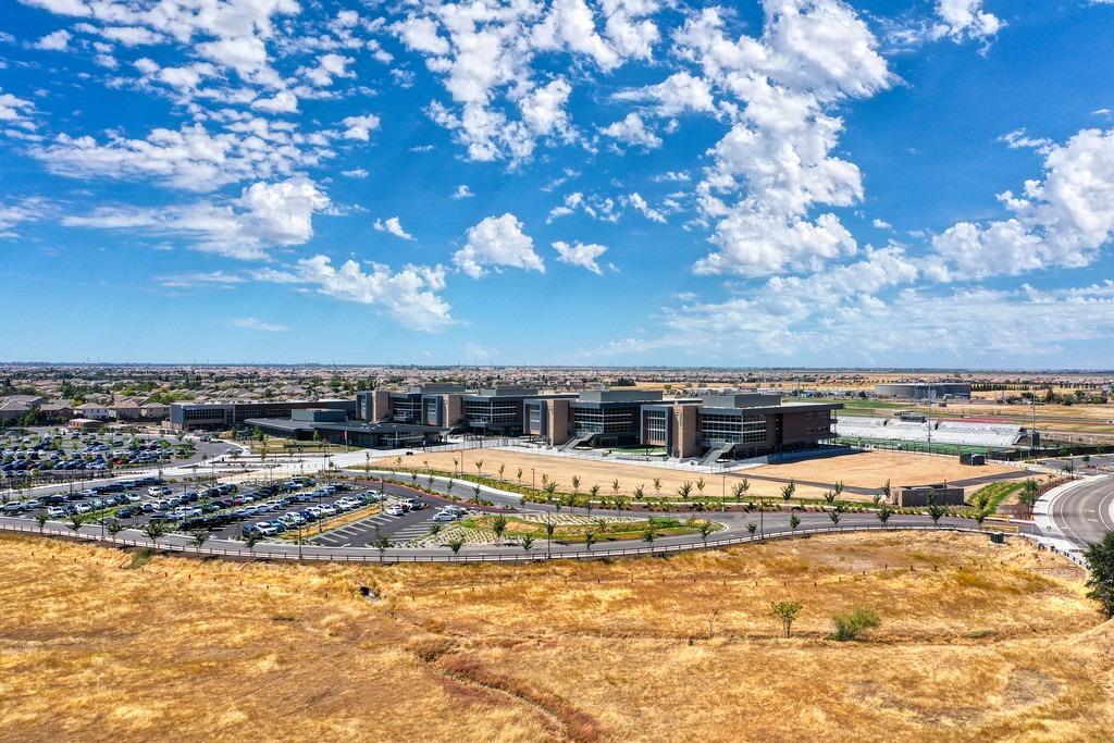 1352 Grand Junction Way