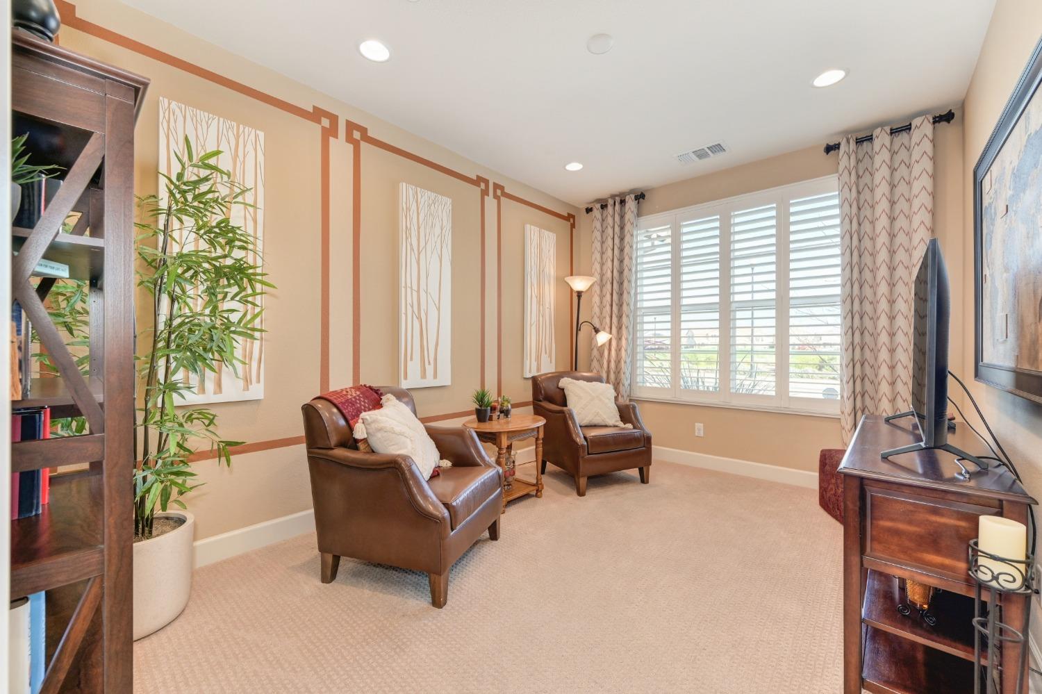 1352 Grand Junction Way