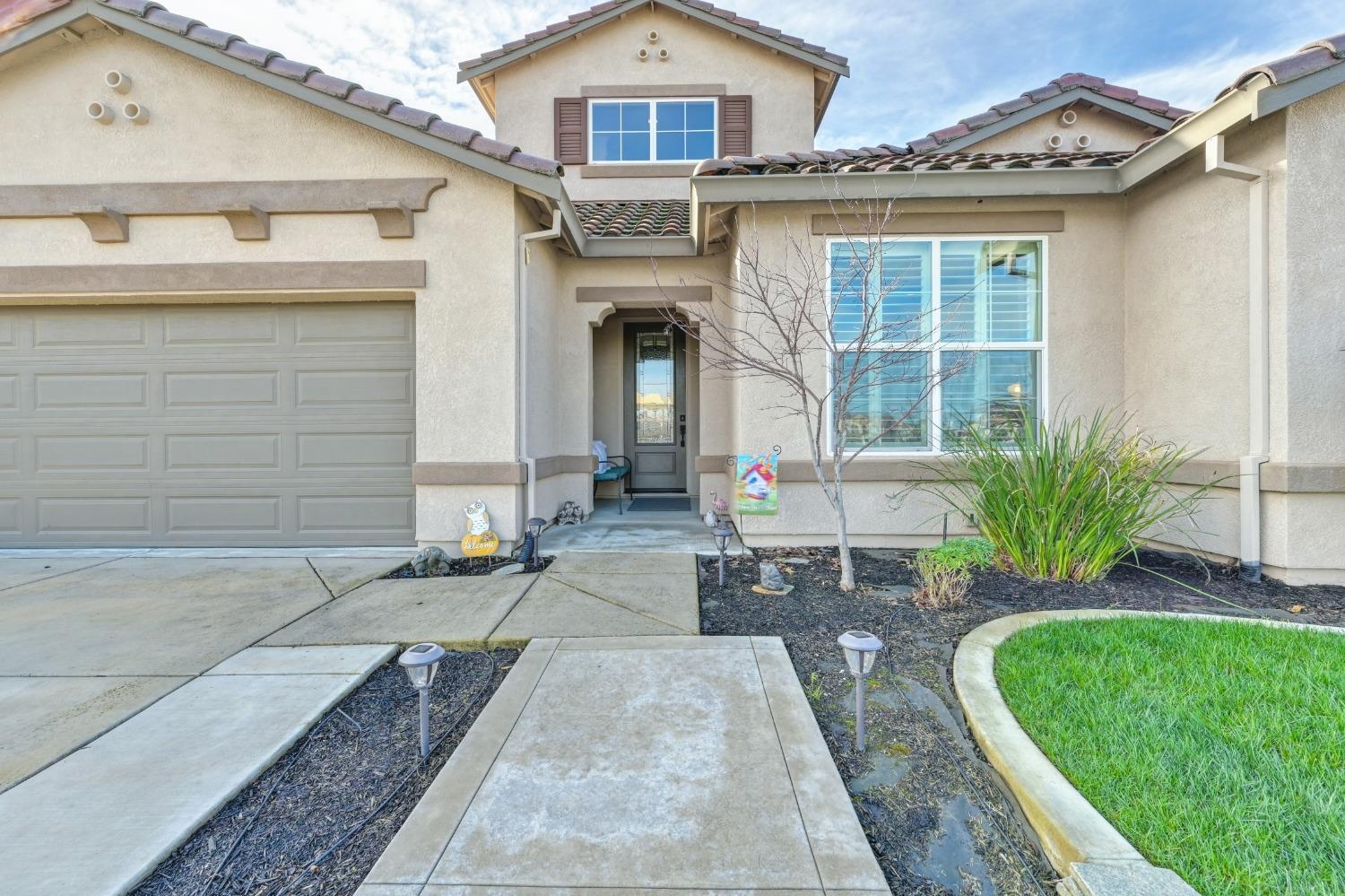 1352 Grand Junction Way