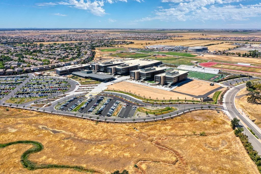 1352 Grand Junction Way