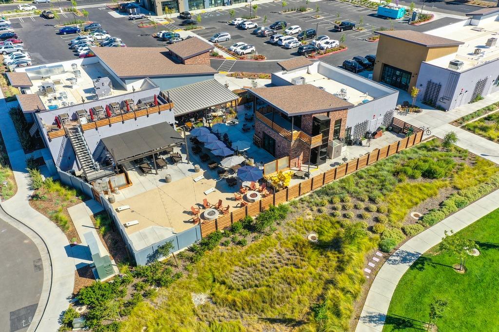 1352 Grand Junction Way