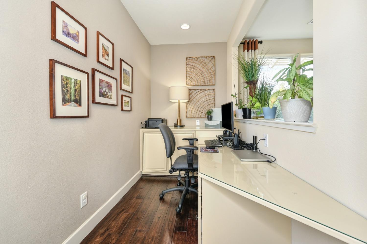 1352 Grand Junction Way