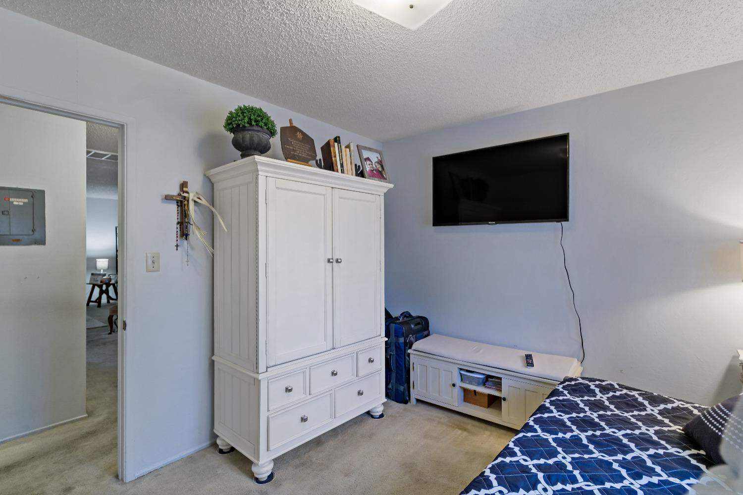 1211 1213 Normandy Way