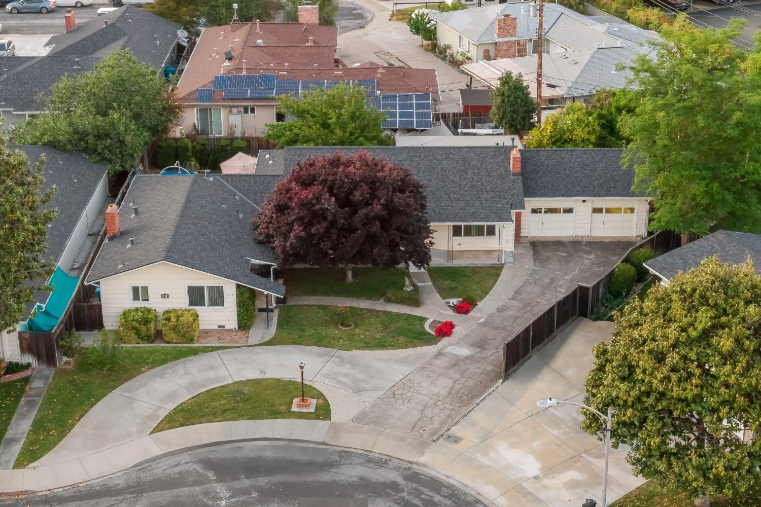 1211 1213 Normandy Way