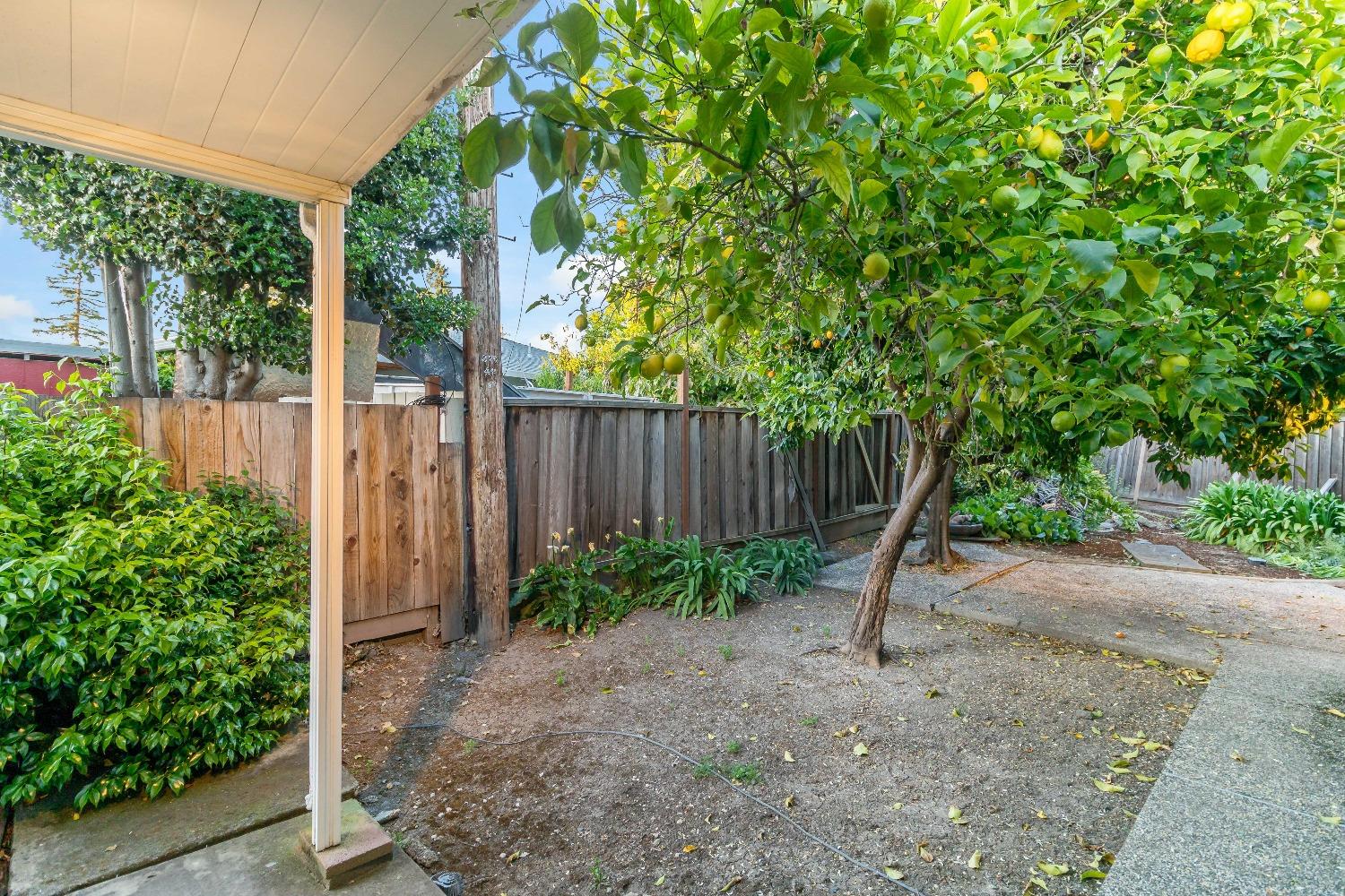 1211 1213 Normandy Way