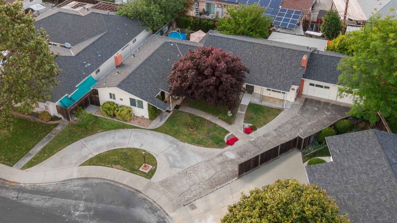 1211 1213 Normandy Way