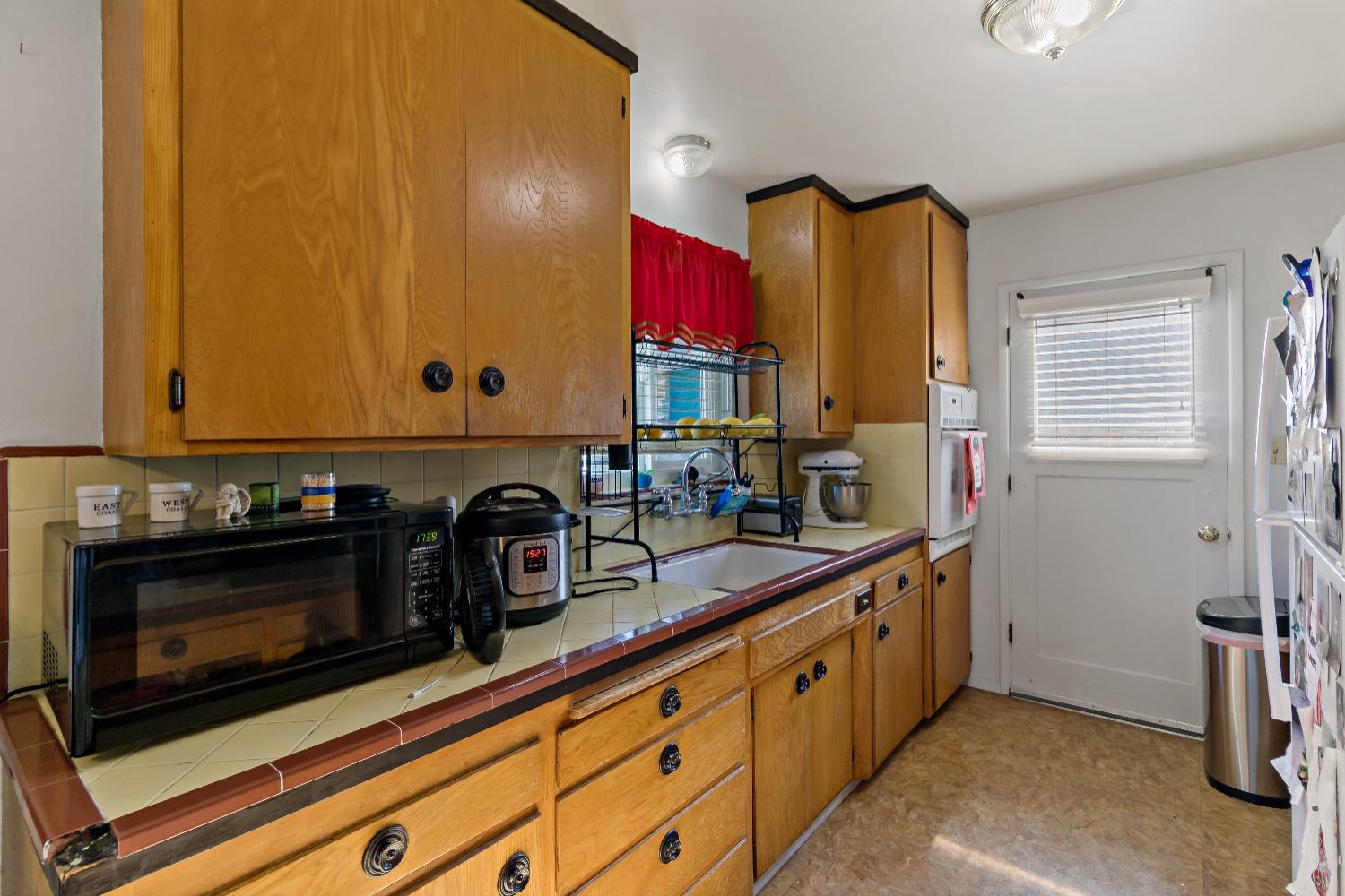 1211 1213 Normandy Way