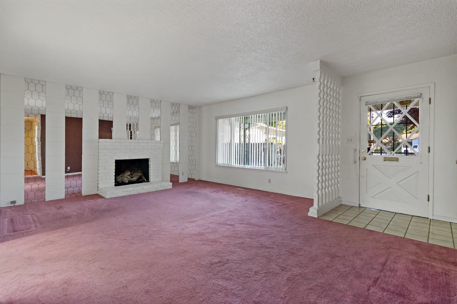 1211 1213 Normandy Way