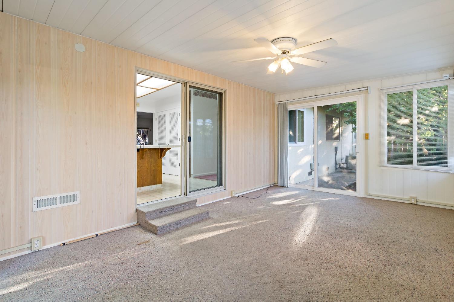 1211 1213 Normandy Way