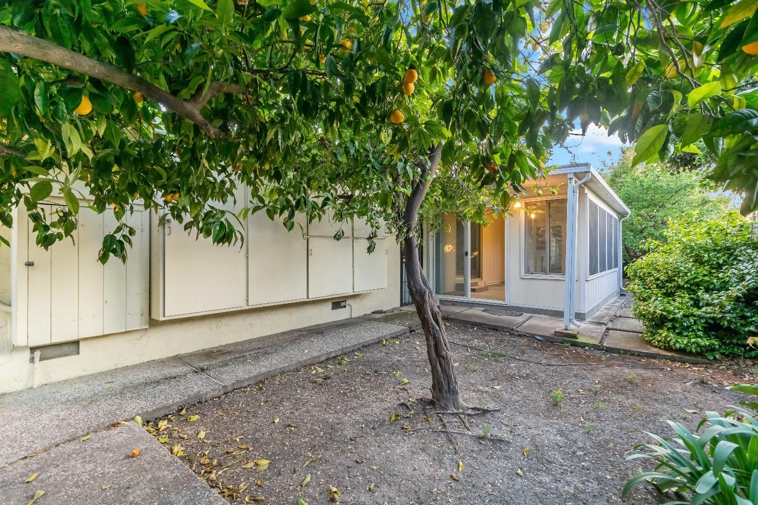 1211 1213 Normandy Way