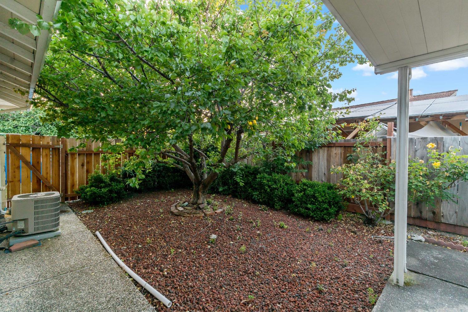 1211 1213 Normandy Way