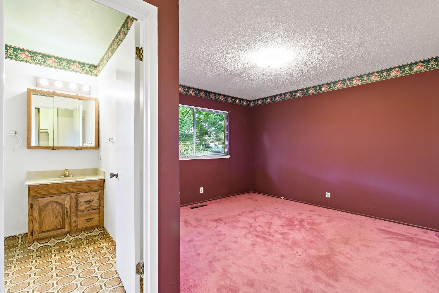 1211 1213 Normandy Way