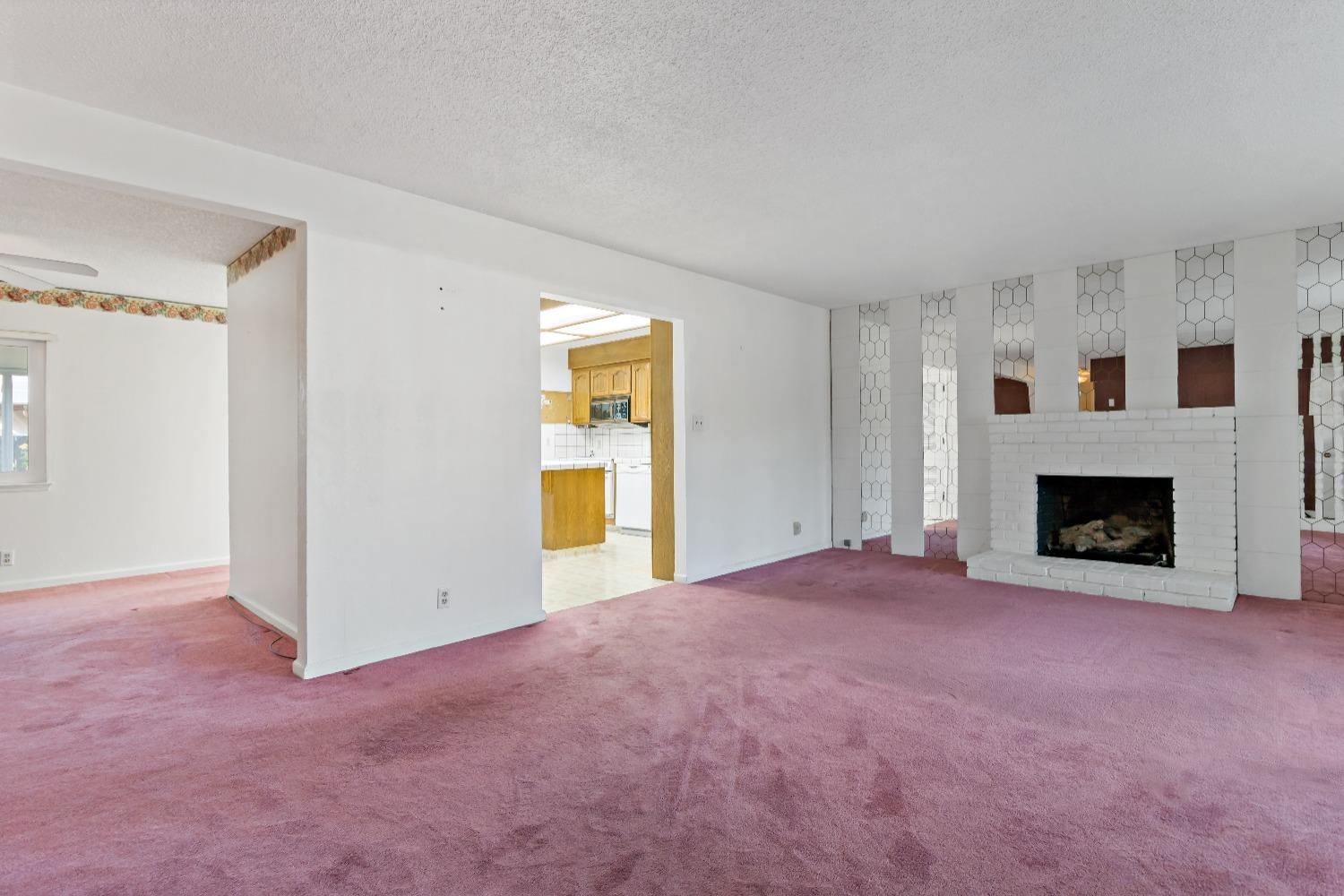 1211 1213 Normandy Way