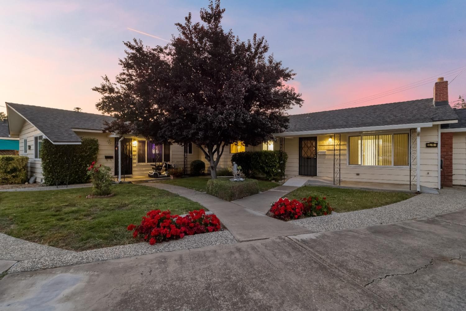 1211 1213 Normandy Way