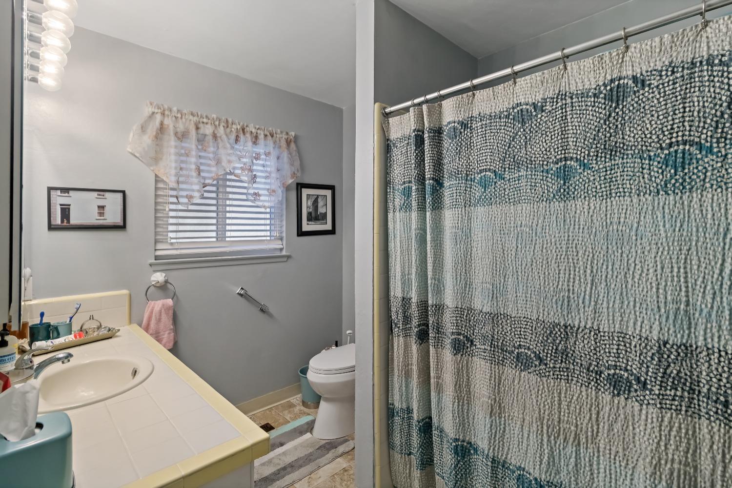 1211 1213 Normandy Way