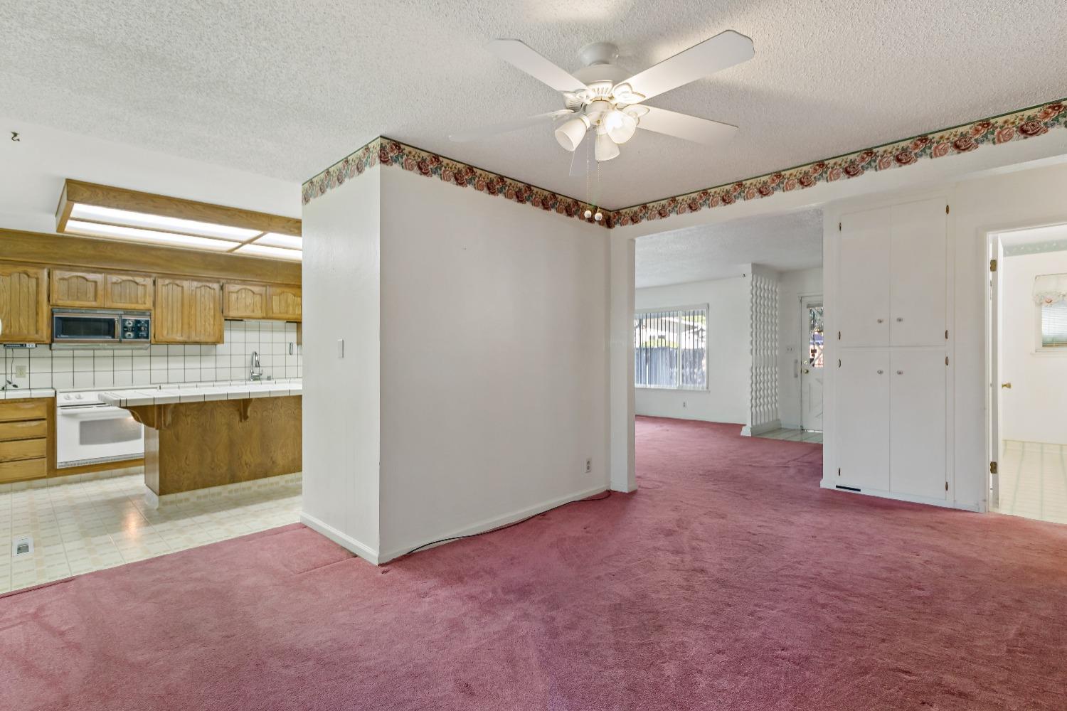 1211 1213 Normandy Way