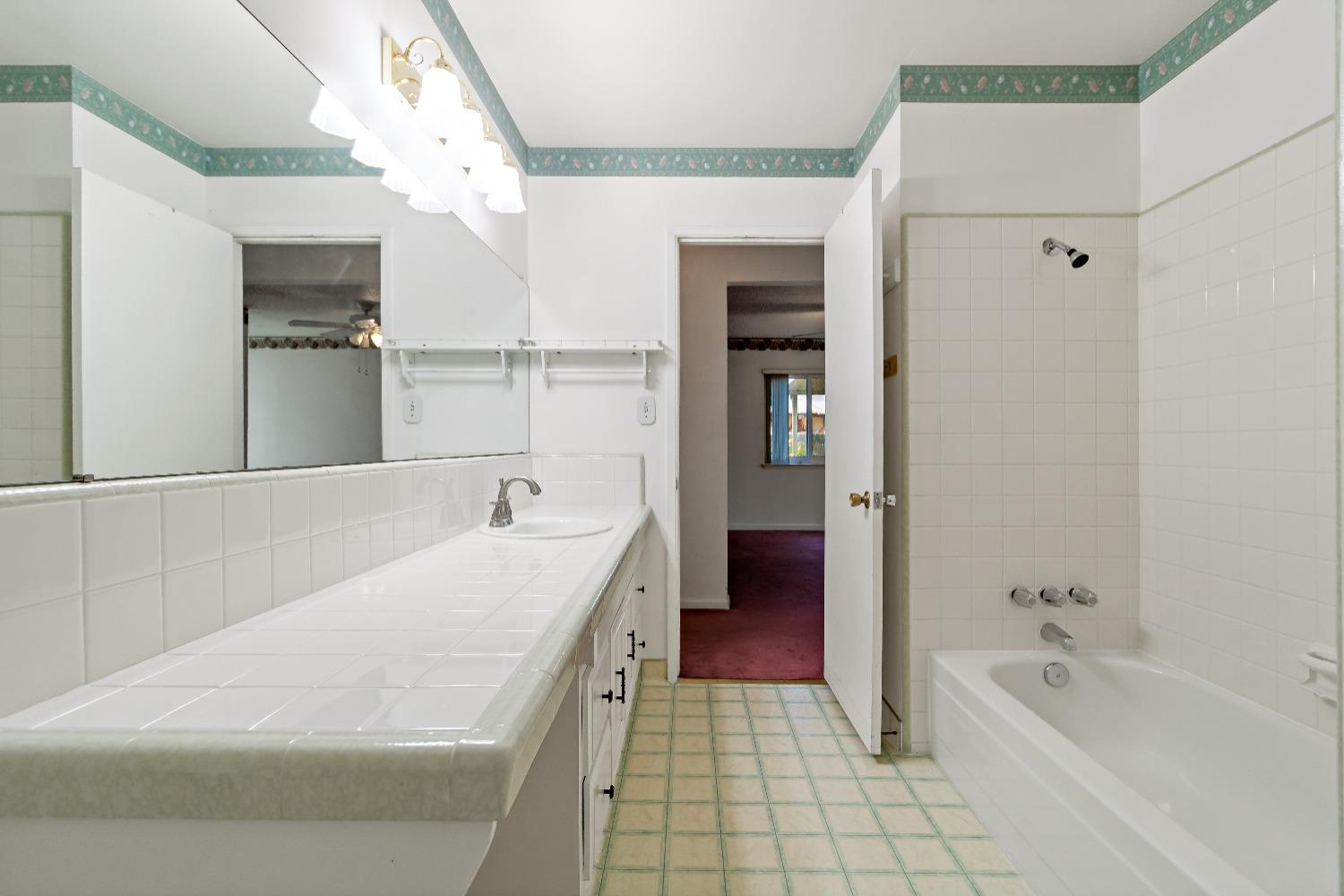 1211 1213 Normandy Way