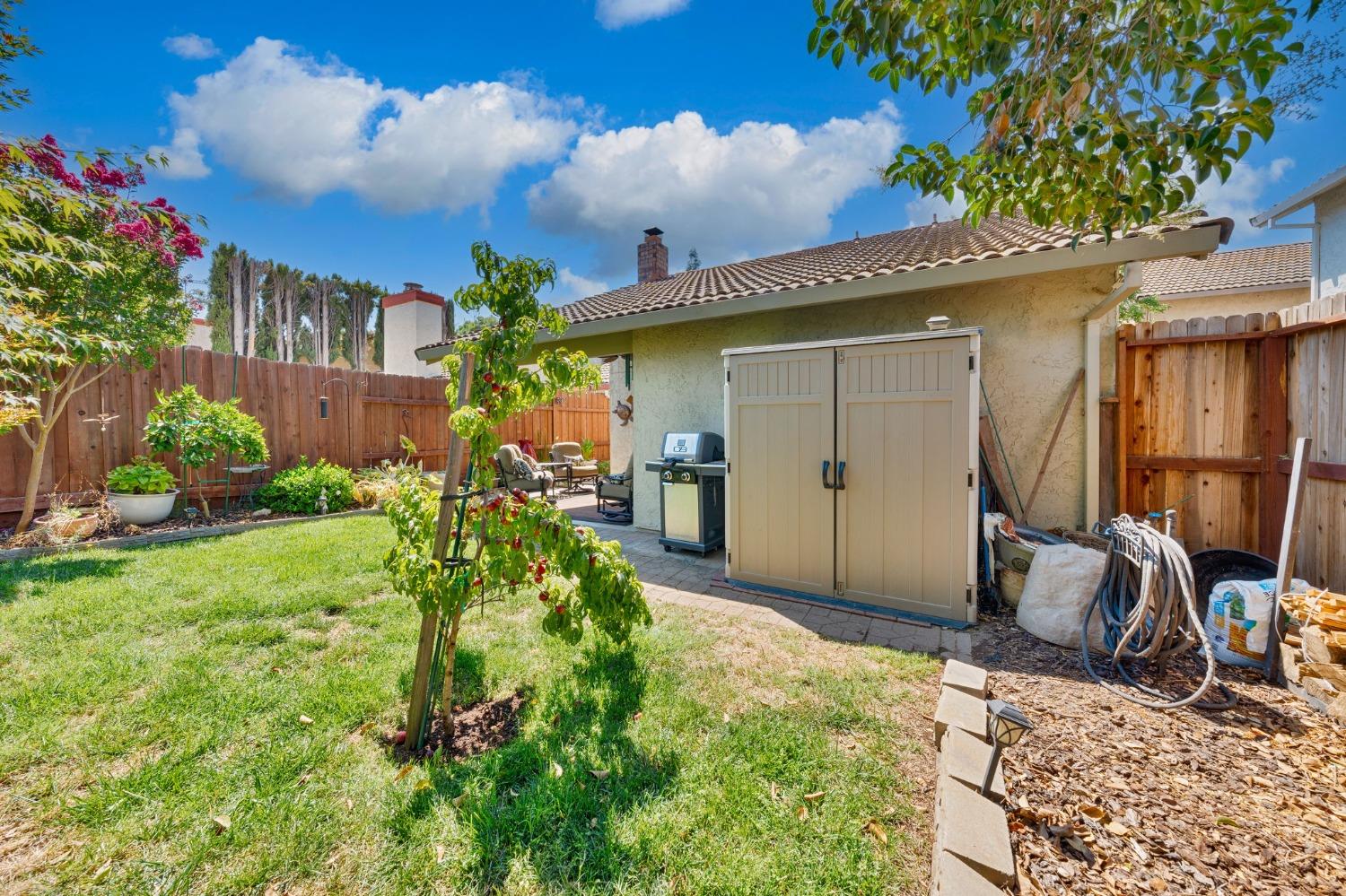 8069 Forest Glen Way