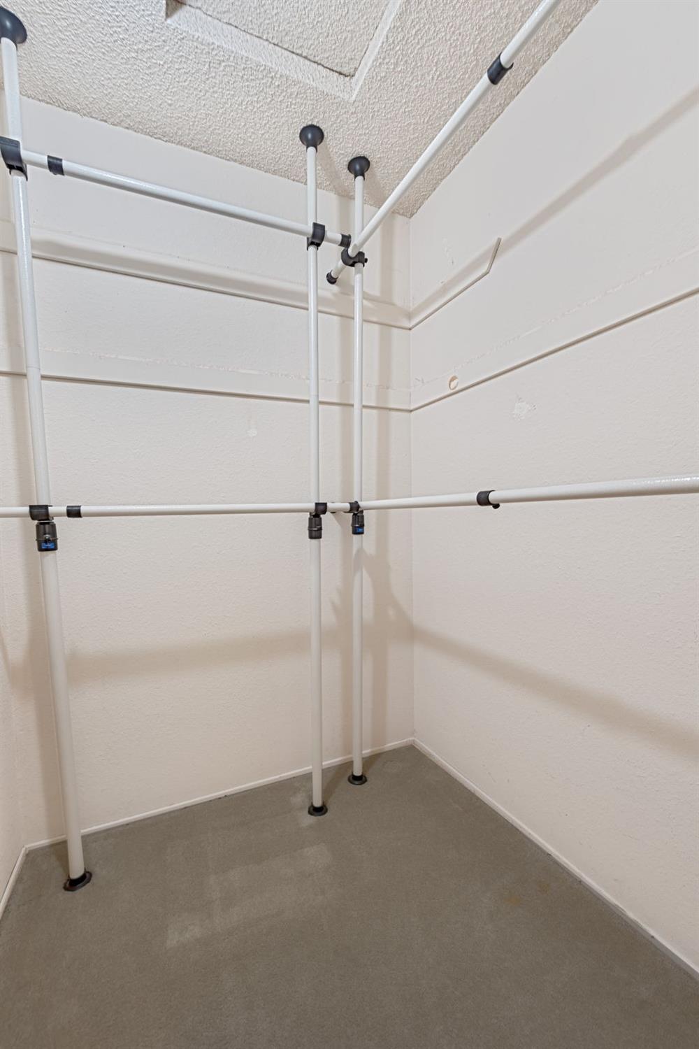 8069 Forest Glen Way