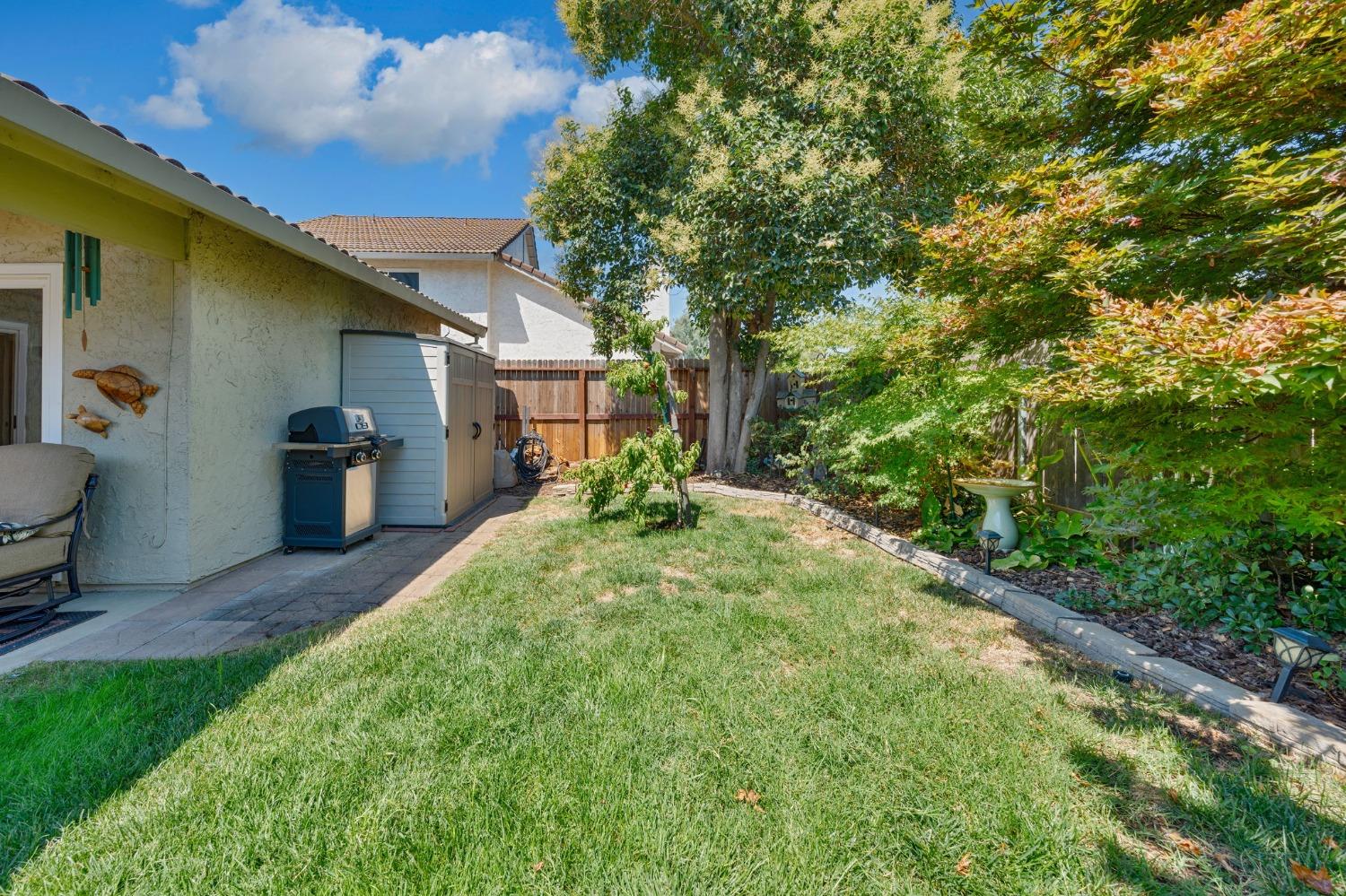 8069 Forest Glen Way