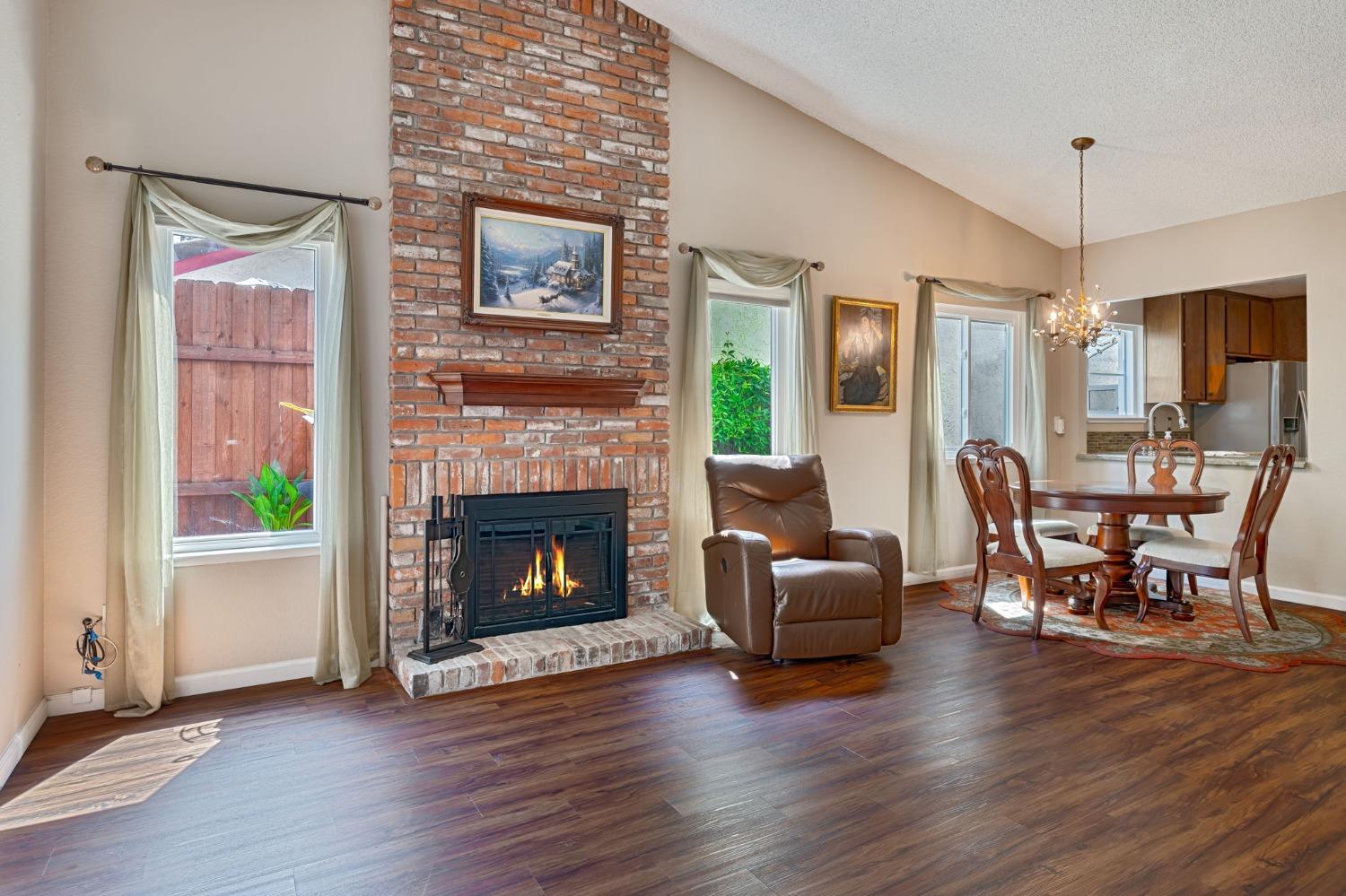 8069 Forest Glen Way