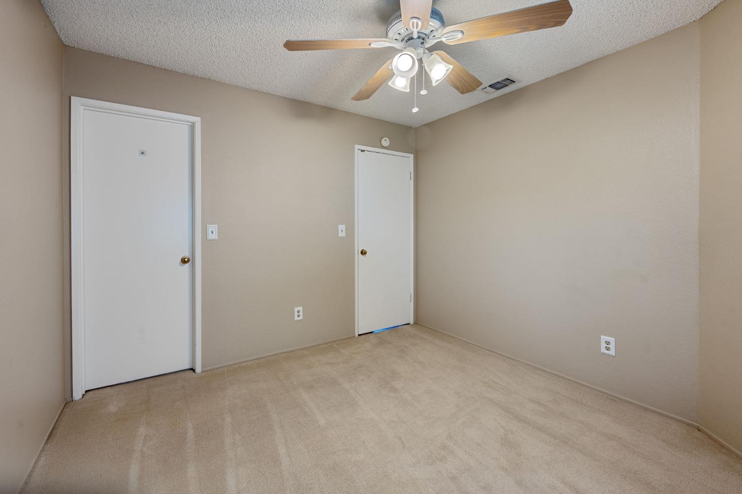 8069 Forest Glen Way