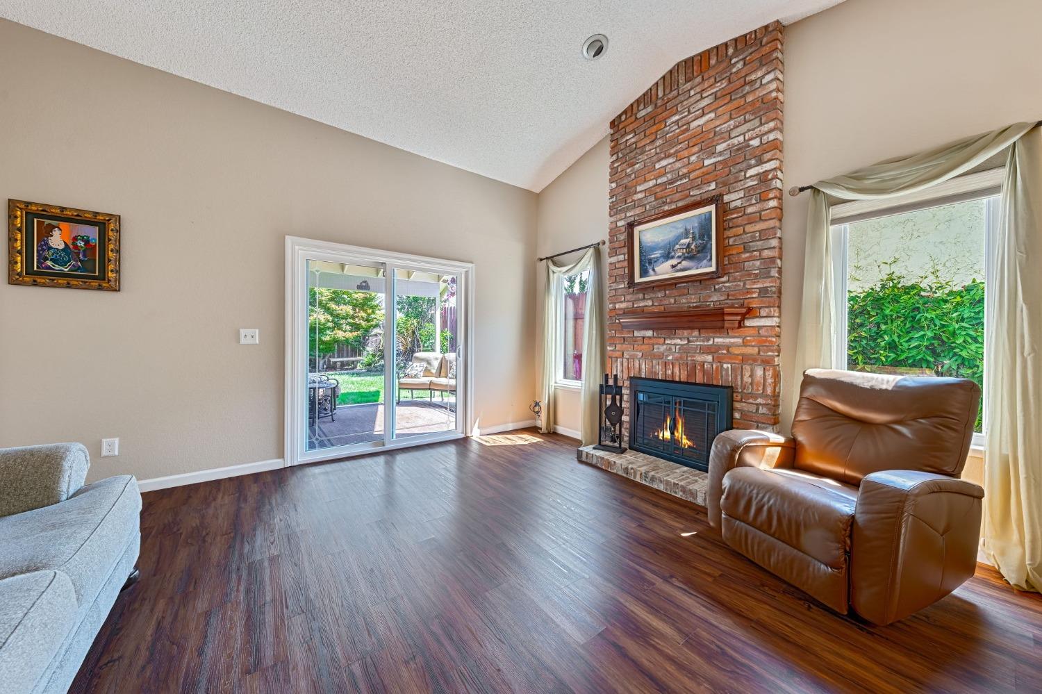 8069 Forest Glen Way