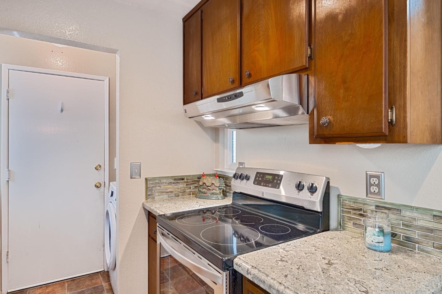 8069 Forest Glen Way