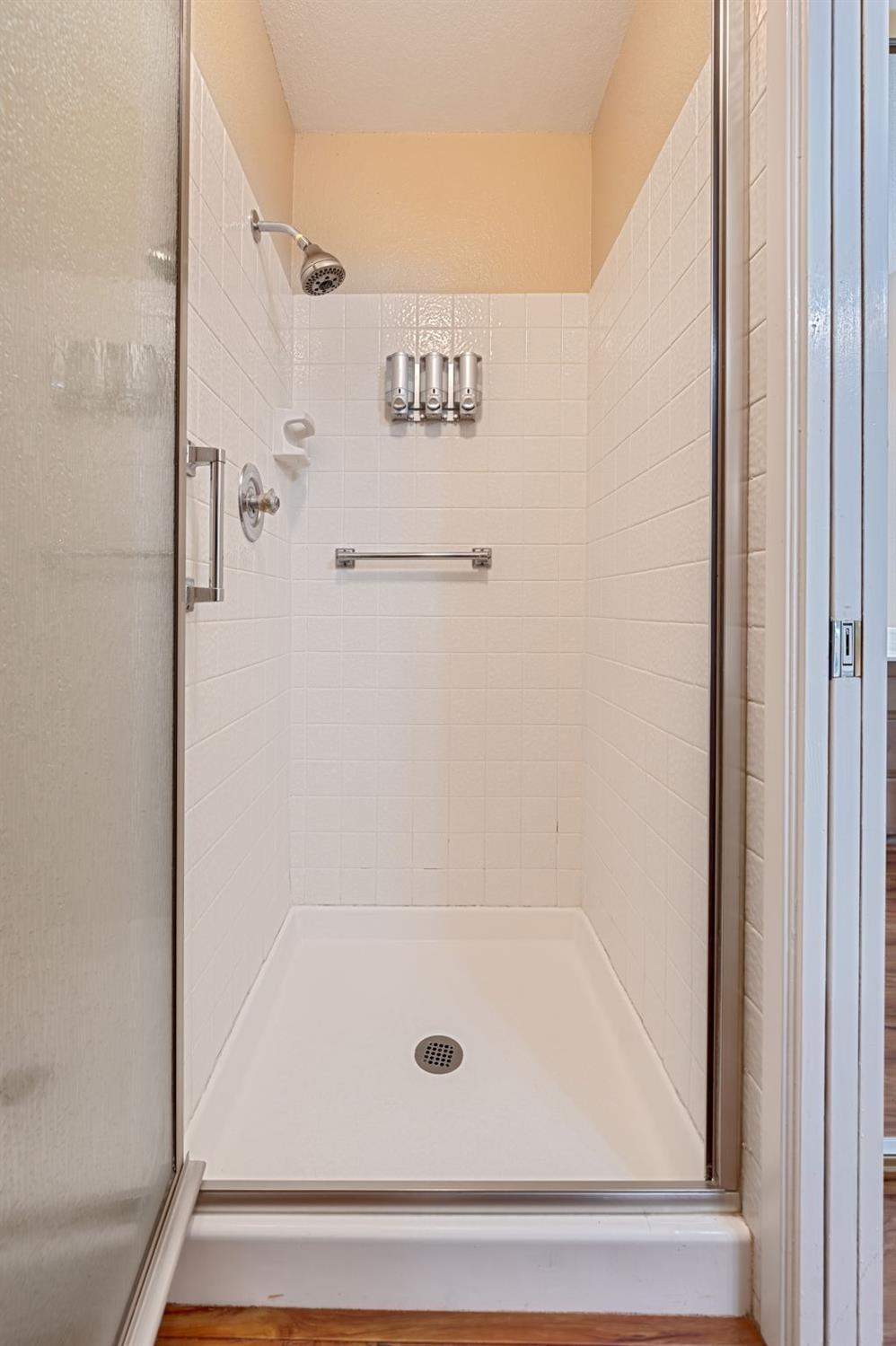 8069 Forest Glen Way