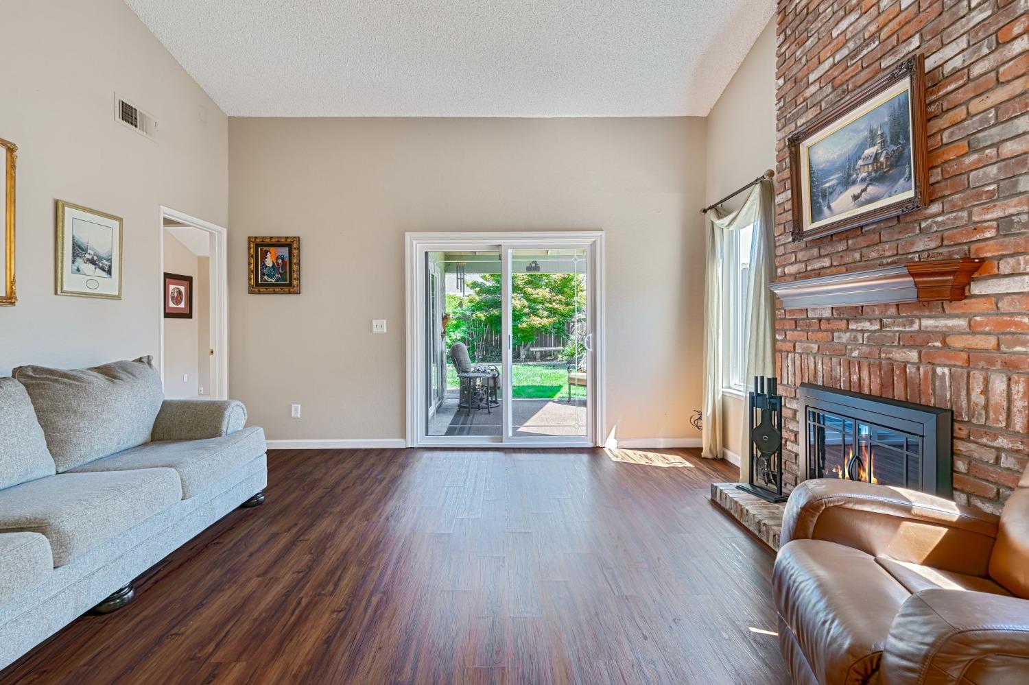 8069 Forest Glen Way