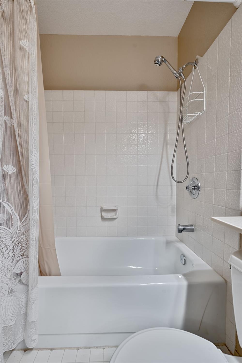 8069 Forest Glen Way