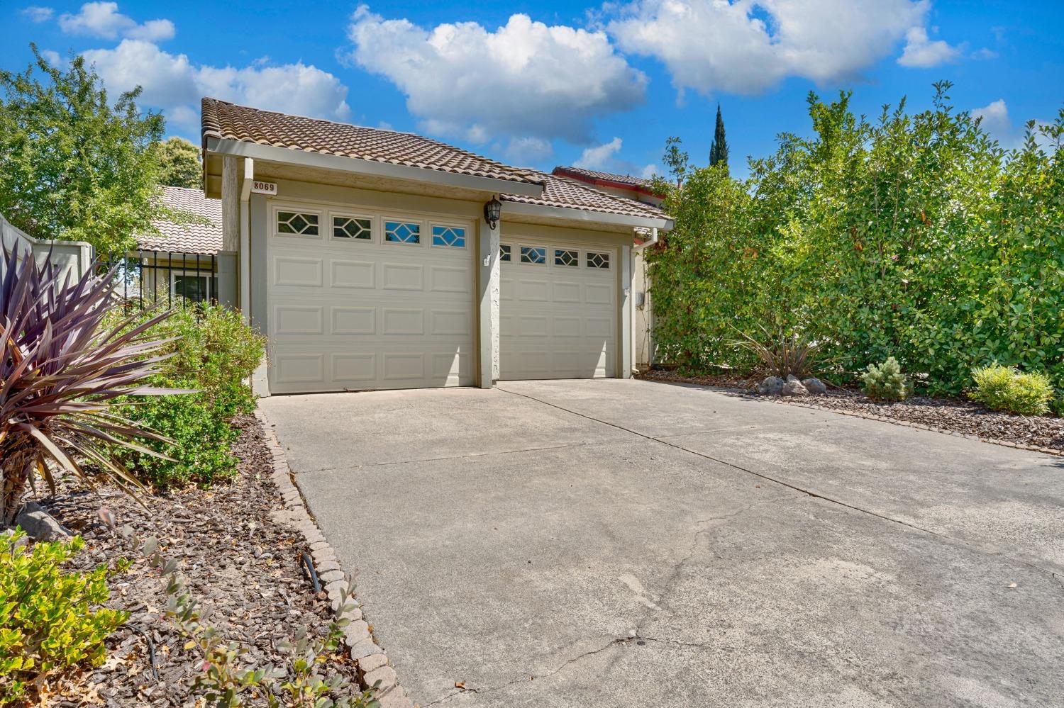 8069 Forest Glen Way