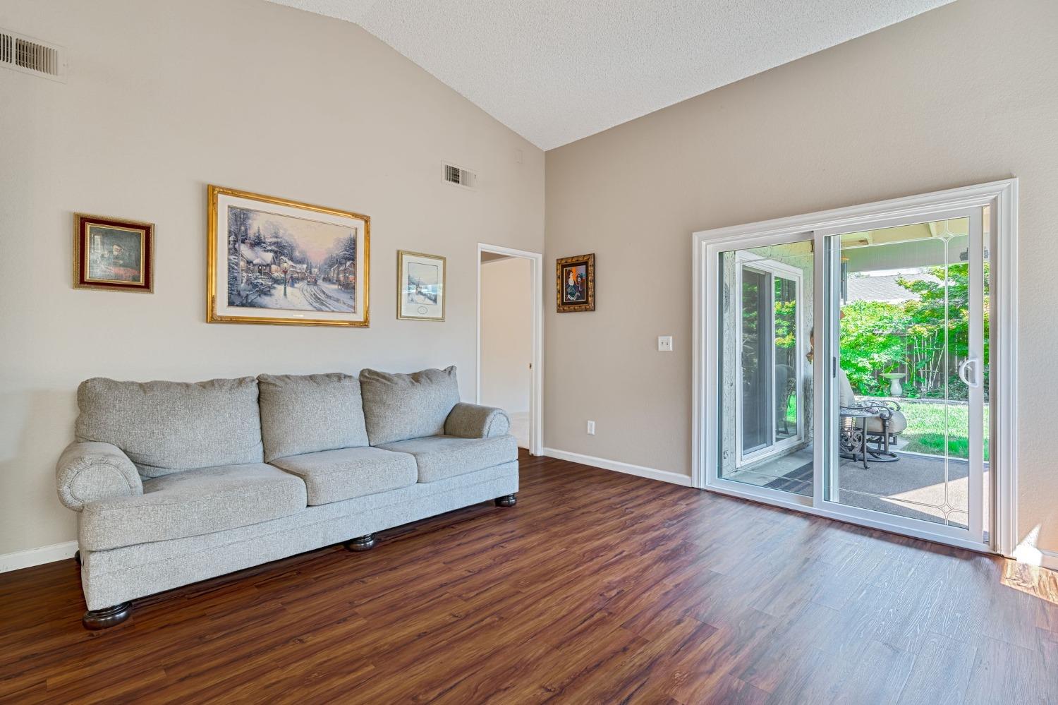 8069 Forest Glen Way