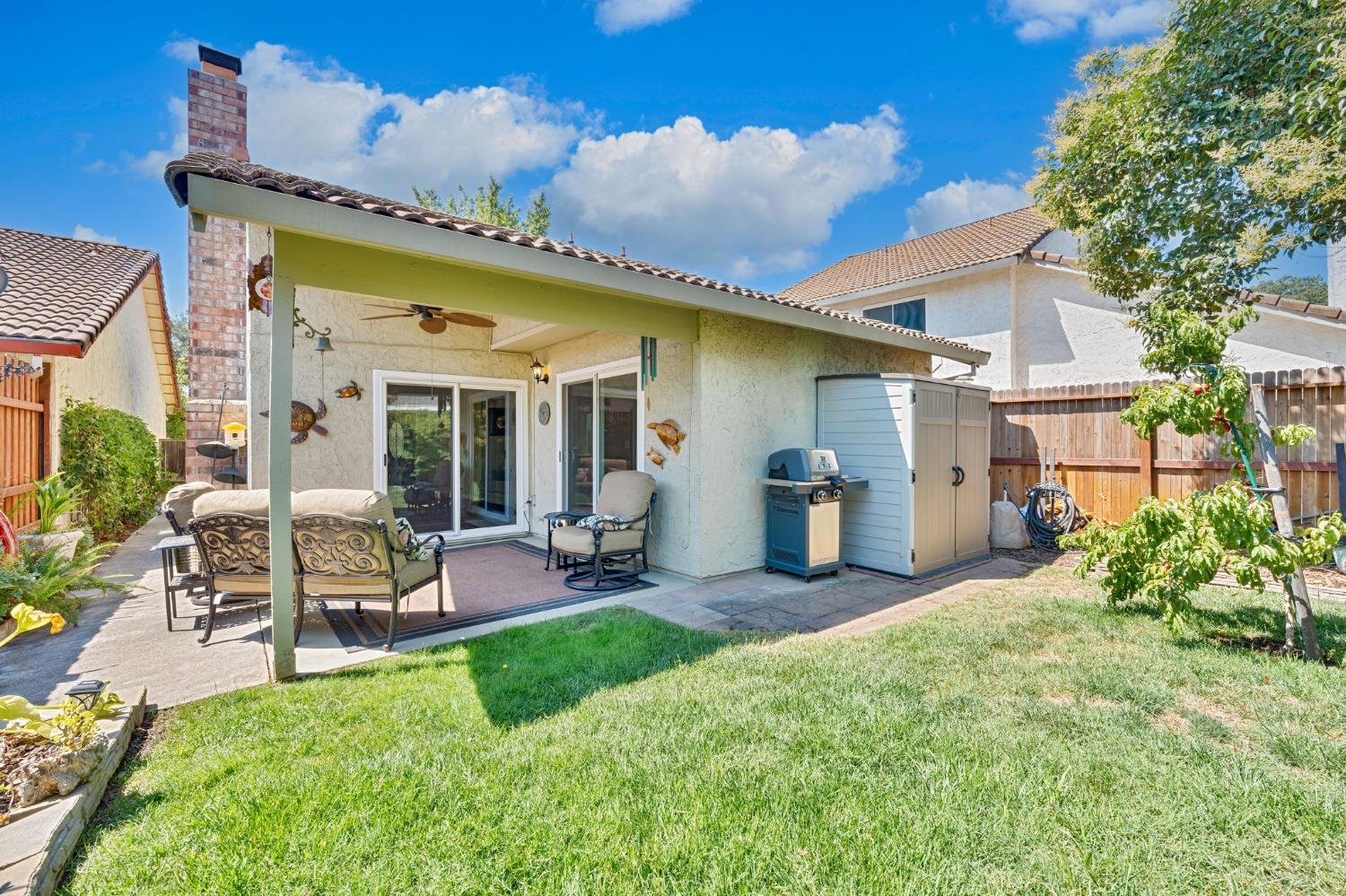 8069 Forest Glen Way