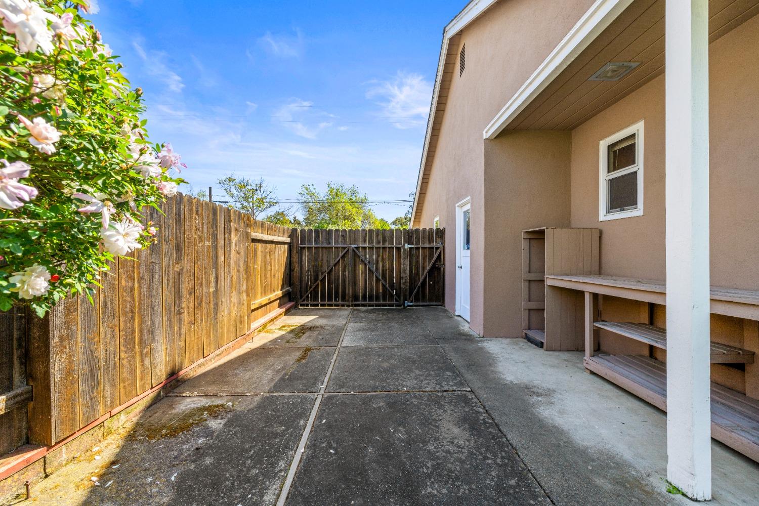 3923 San Juan Avenue