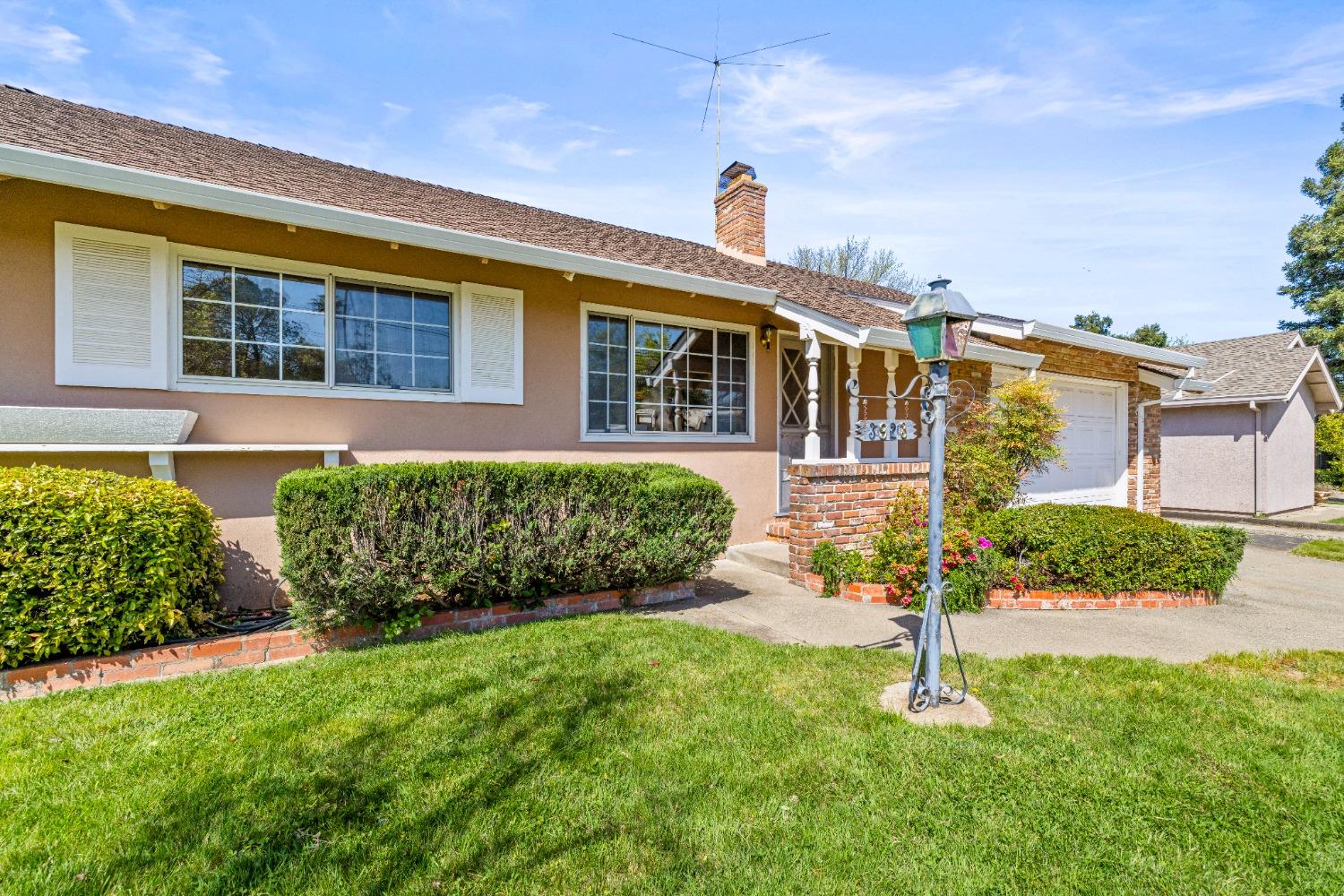 3923 San Juan Avenue