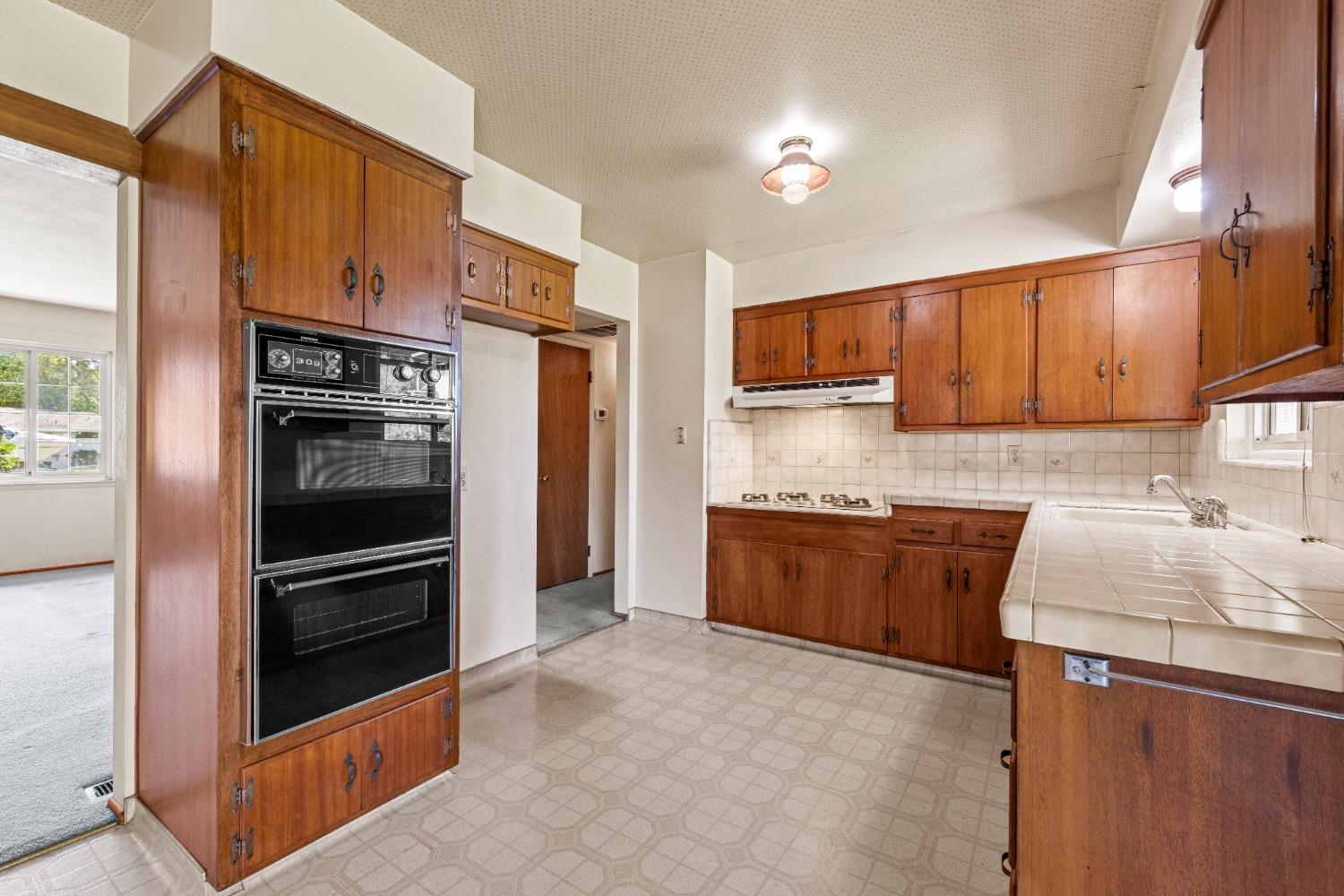 3923 San Juan Avenue