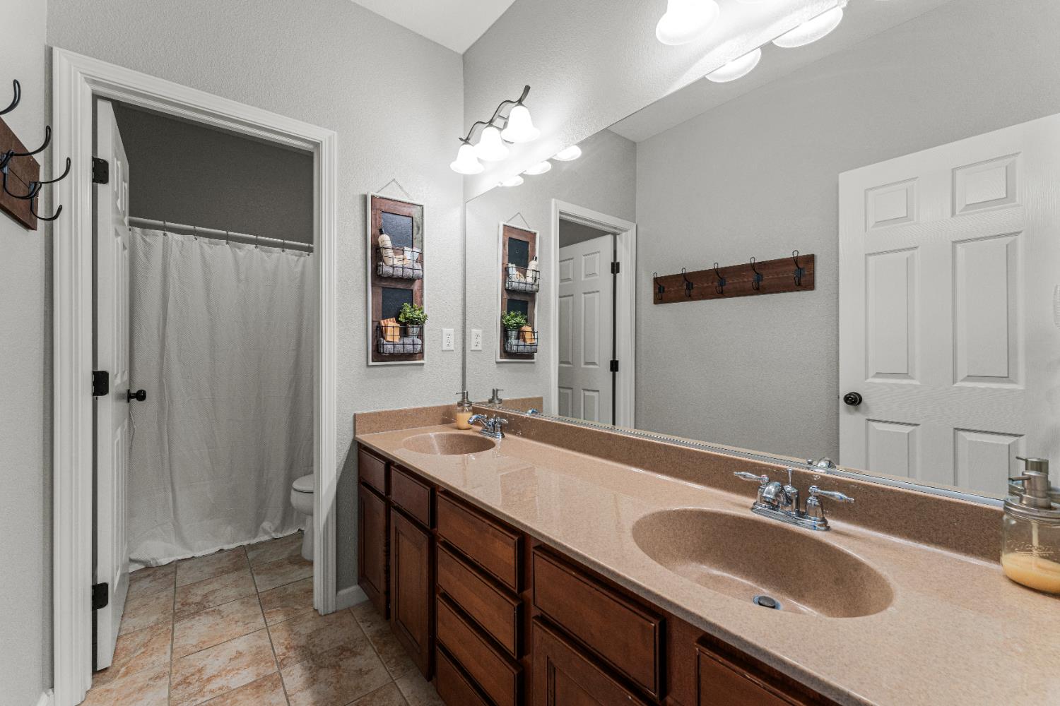 1283 Torrington Lane