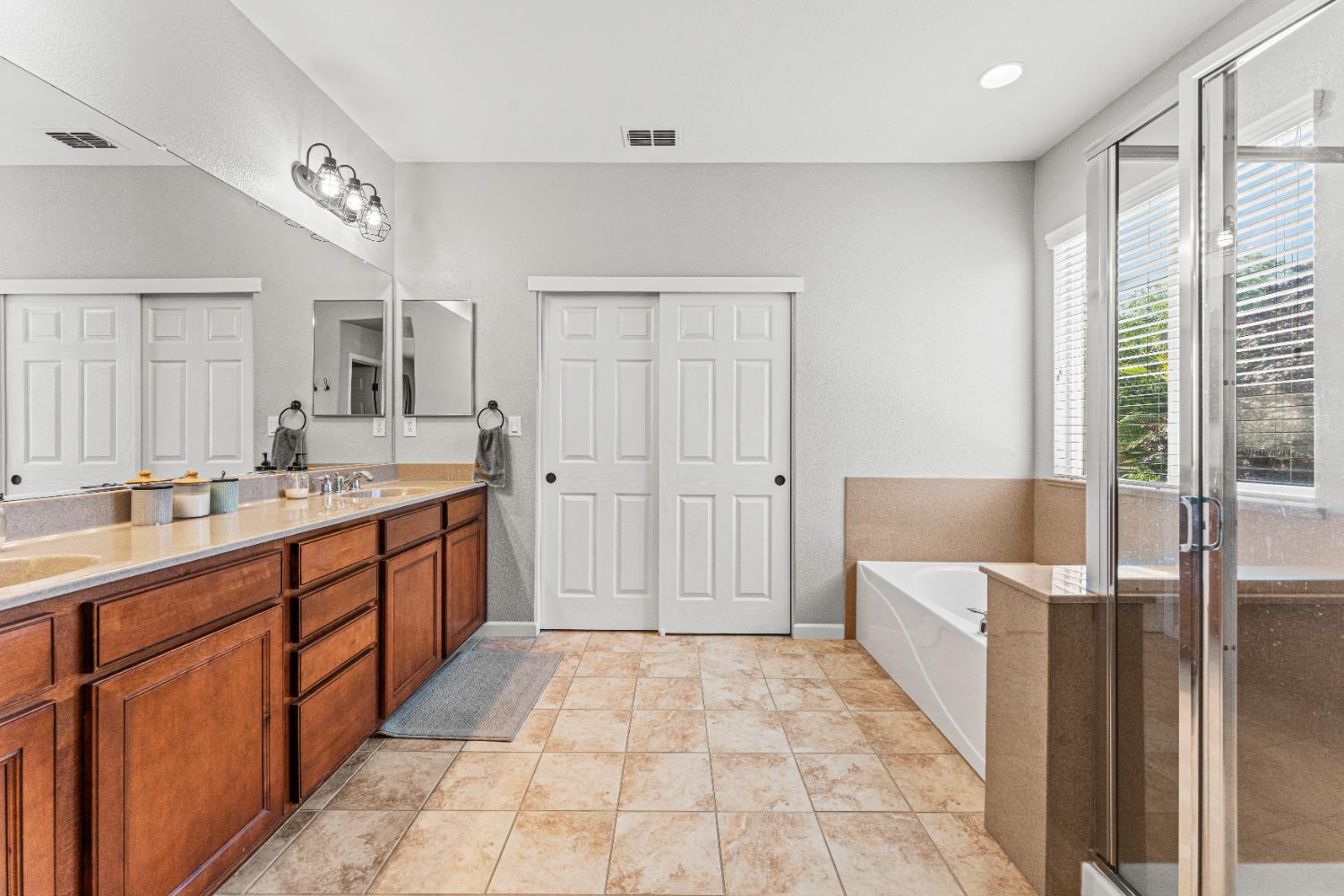 1283 Torrington Lane