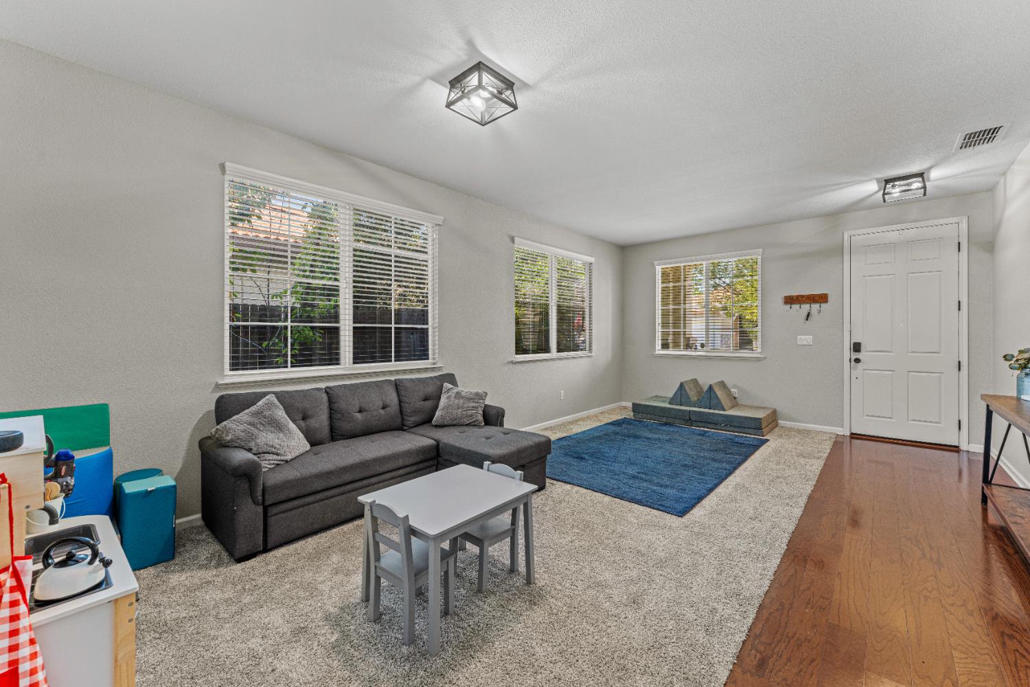 1283 Torrington Lane