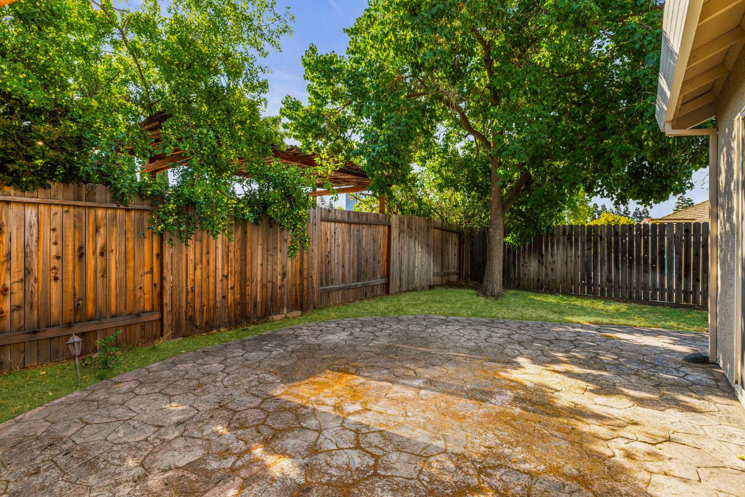 9128 Devon Crest Way