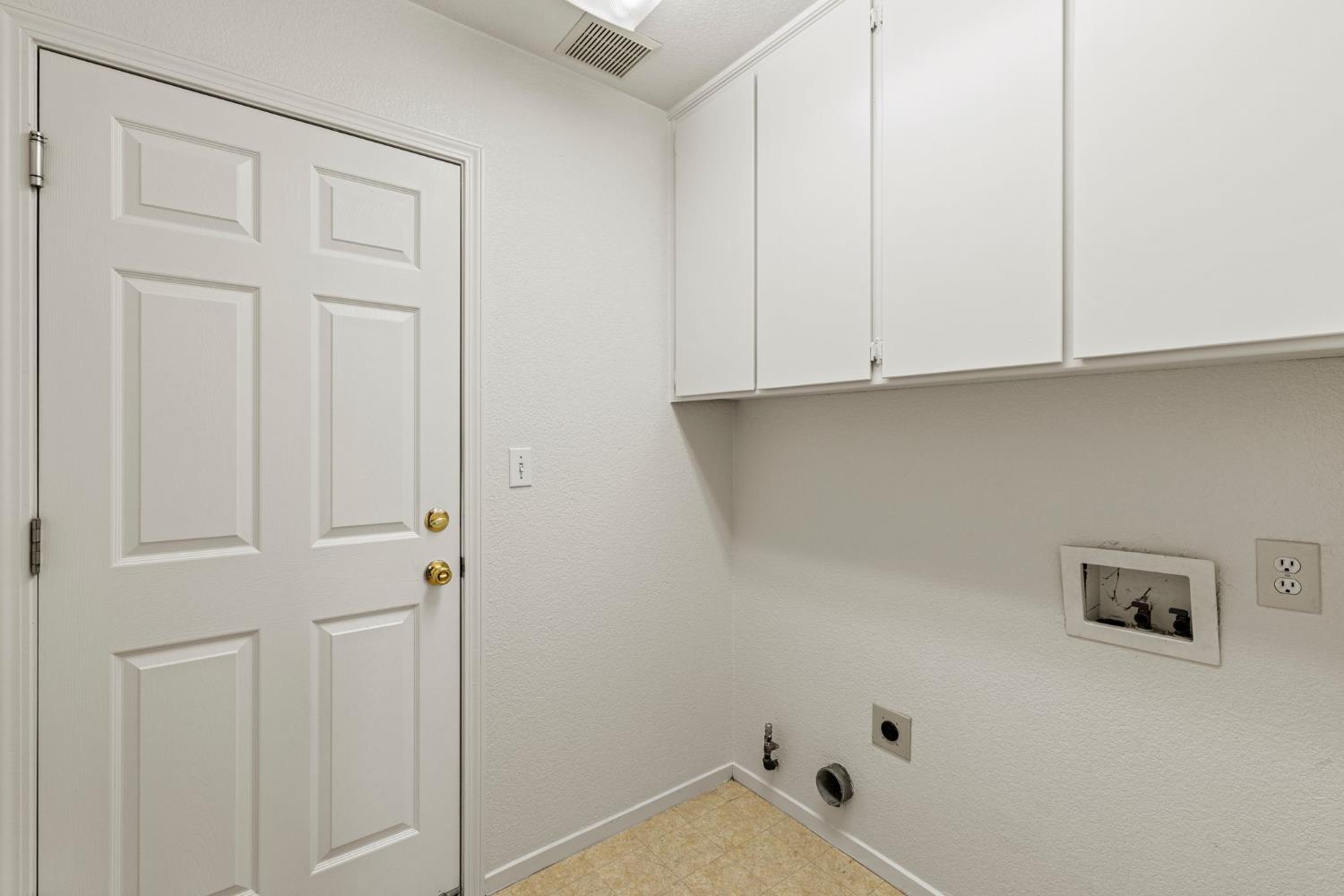 9128 Devon Crest Way