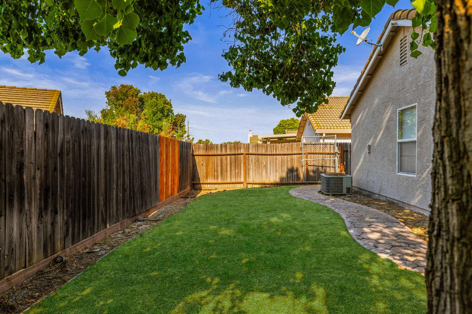 9128 Devon Crest Way