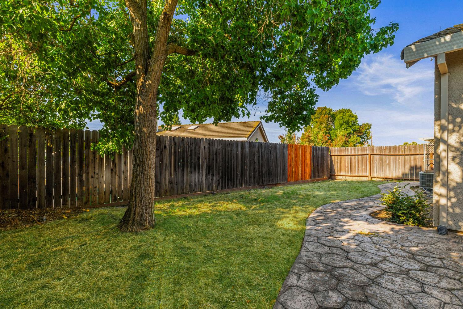 9128 Devon Crest Way