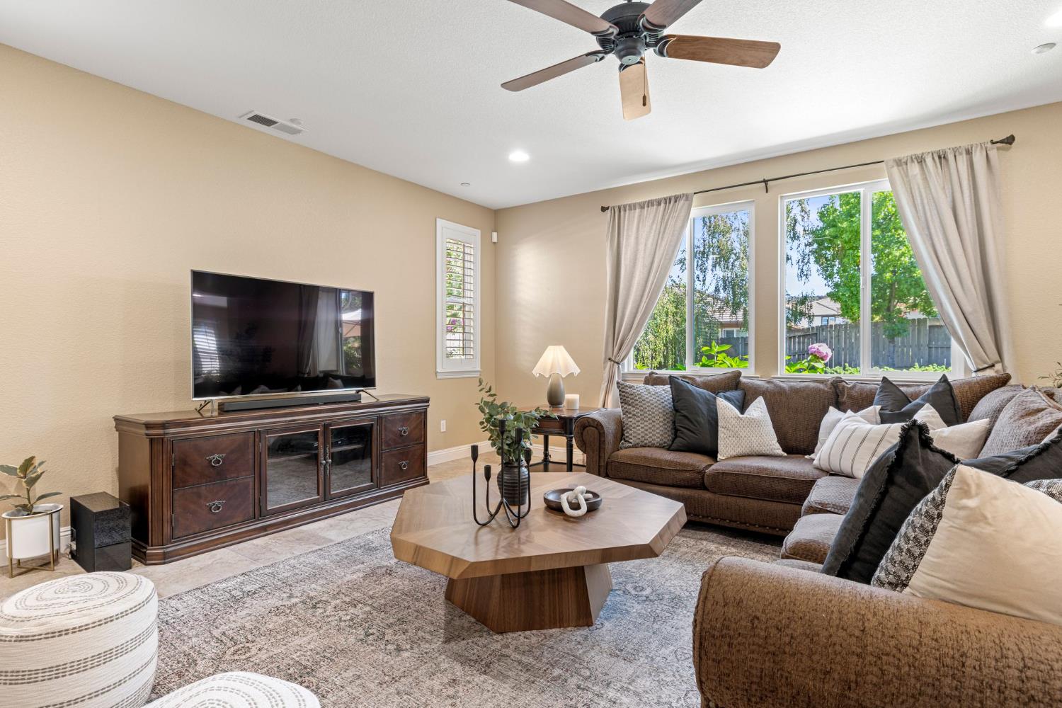 2717 Dana Loop