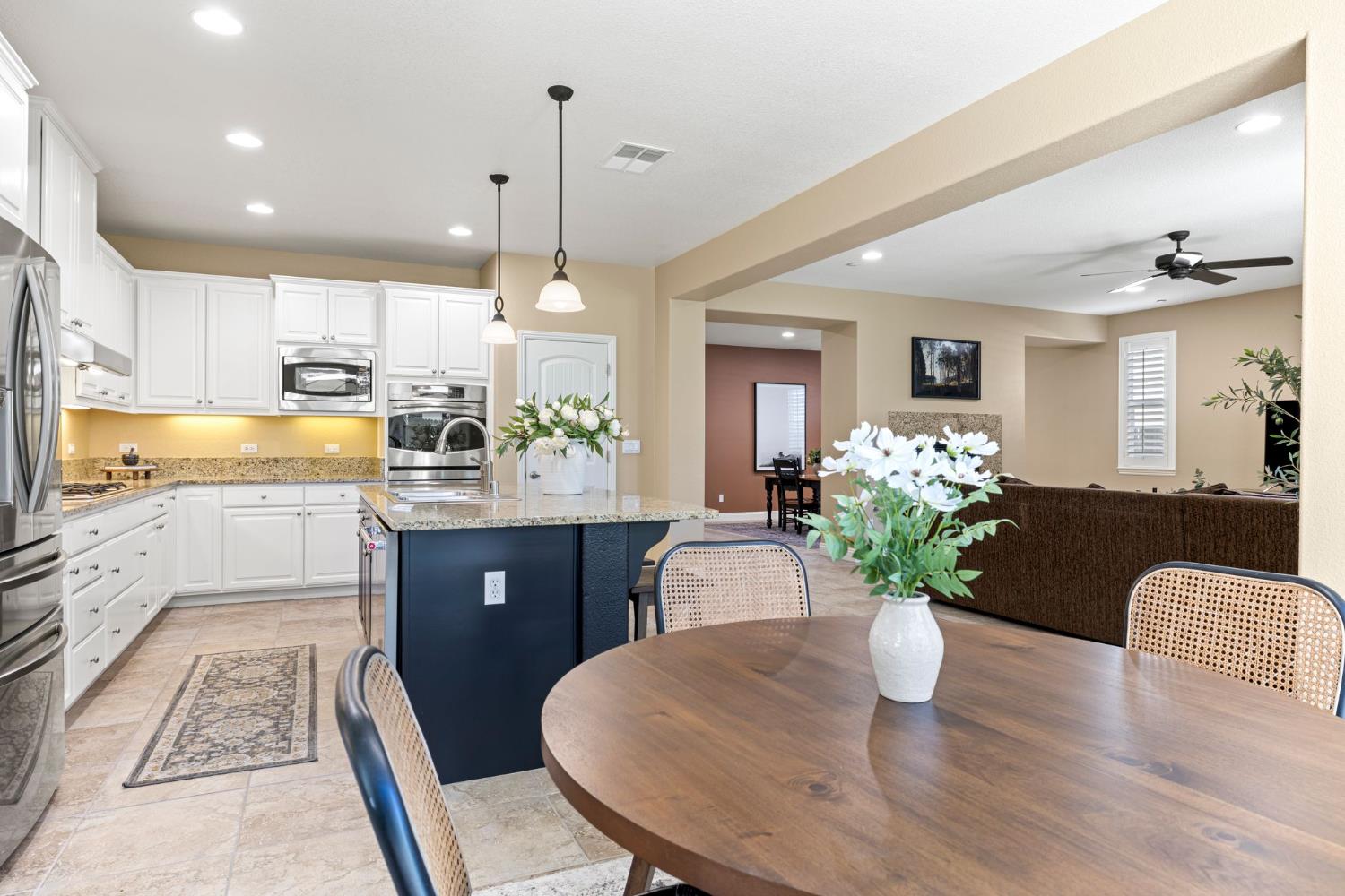 2717 Dana Loop